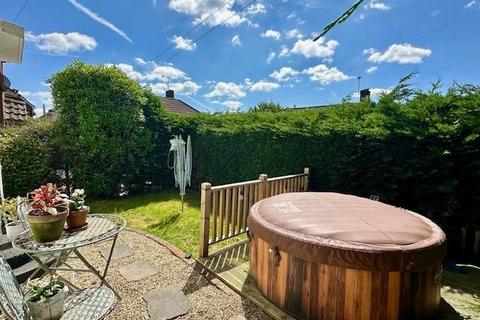 1 Wealden Close, Crowborough, TN6 2ST
