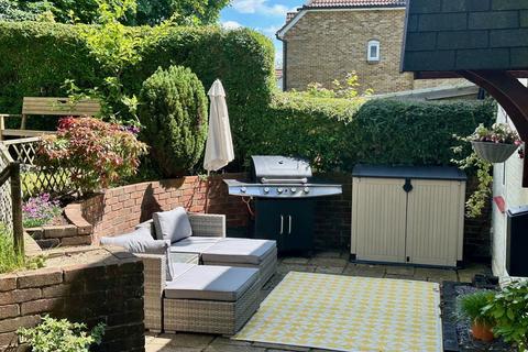 1 Wealden Close, Crowborough, TN6 2ST