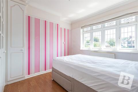 6 Silvermere Avenue, Romford, RM5 2QA
