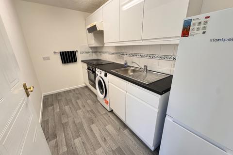 undefined, Simpson Close, Luton