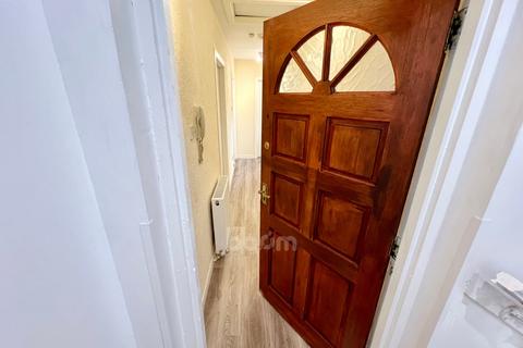 17b Kings Road, Beith, KA15 2BQ