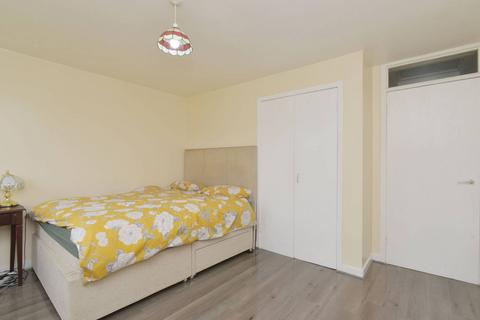 19 Ferniehill Square, Edinburgh, EH17 7AP