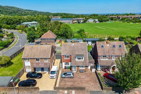 4 bedroom detached house for sale, Stuart Avenue, Eastbourne BN21