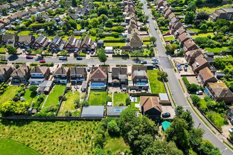 4 bedroom detached house for sale, Stuart Avenue, Eastbourne BN21