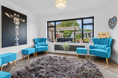 4 bedroom detached house for sale, Stuart Avenue, Eastbourne BN21