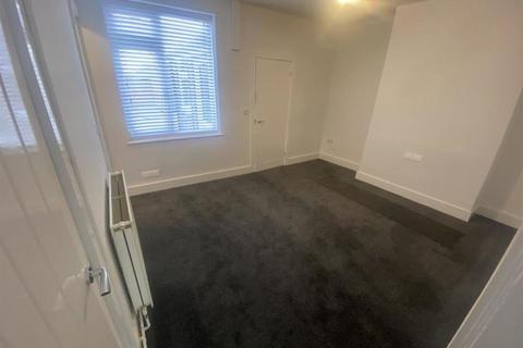 3 bedroom end of terrace house to rent, George Street, Langwith, Mansfield, Derbyshire, NG20