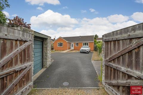 3 bedroom detached bungalow for sale, Main Road, Middlezoy, TA7