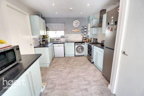 2 bedroom end of terrace house for sale, Albertine Street, Harlow