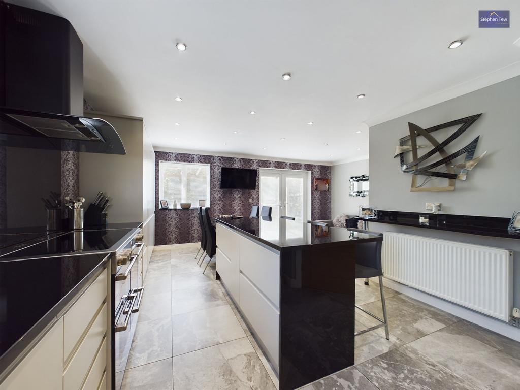 Kitchen/Living Area