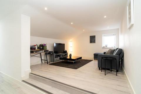 1 bedroom flat for sale, Aylebsury,  Buckinghamshire,  HP19