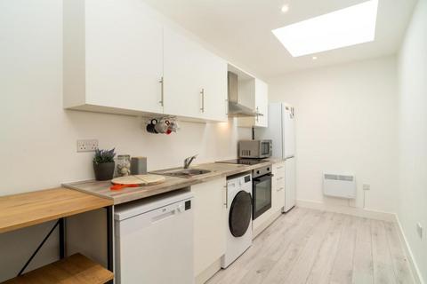 1 bedroom flat for sale, Aylebsury,  Buckinghamshire,  HP19