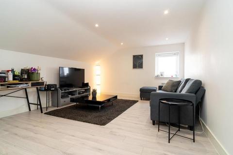 1 bedroom flat for sale, Aylebsury,  Buckinghamshire,  HP19