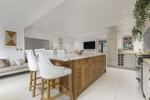 5 bedroom detached house to rent, Hanyards Lane, Cuffley, Hertfordshire, EN6