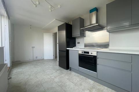 3 bedroom maisonette for sale, Leontine Close, London SE15