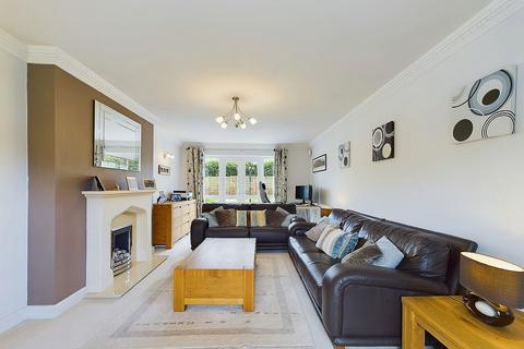 4 Cwrt Cwellyn, Hawarden, Deeside, CH5 3PW