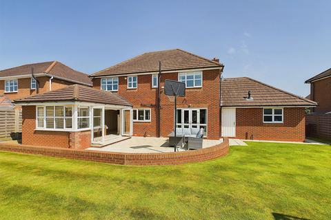 4 Cwrt Cwellyn, Hawarden, Deeside, CH5 3PW