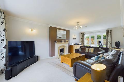 4 Cwrt Cwellyn, Hawarden, Deeside, CH5 3PW