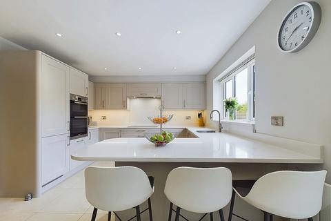 4 Cwrt Cwellyn, Hawarden, Deeside, CH5 3PW