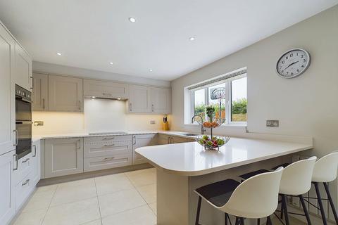 4 Cwrt Cwellyn, Hawarden, Deeside, CH5 3PW