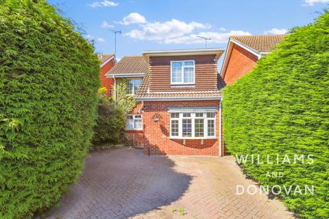 4 bedroom detached house for sale, Glebelands, Benfleet