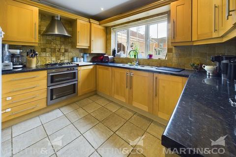 4 bedroom detached house for sale, Highfield Close , Doncaster