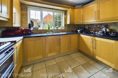 4 bedroom detached house for sale, Highfield Close , Doncaster