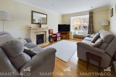7 Highfield Close, Dunscroft, Doncaster, DN7 4GA