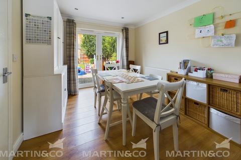 7 Highfield Close, Dunscroft, Doncaster, DN7 4GA