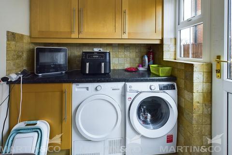 7 Highfield Close, Dunscroft, Doncaster, DN7 4GA