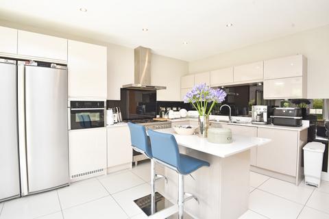 14 Beech Close, Harrogate, HG2 0FE