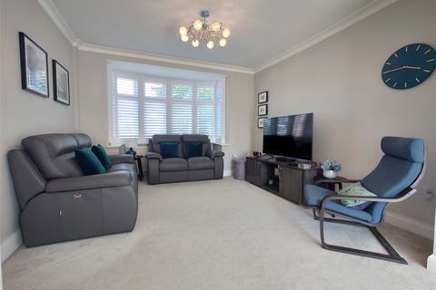 4 bedroom semi-detached house for sale, Precinct Road, Hayes, Greater London, UB3