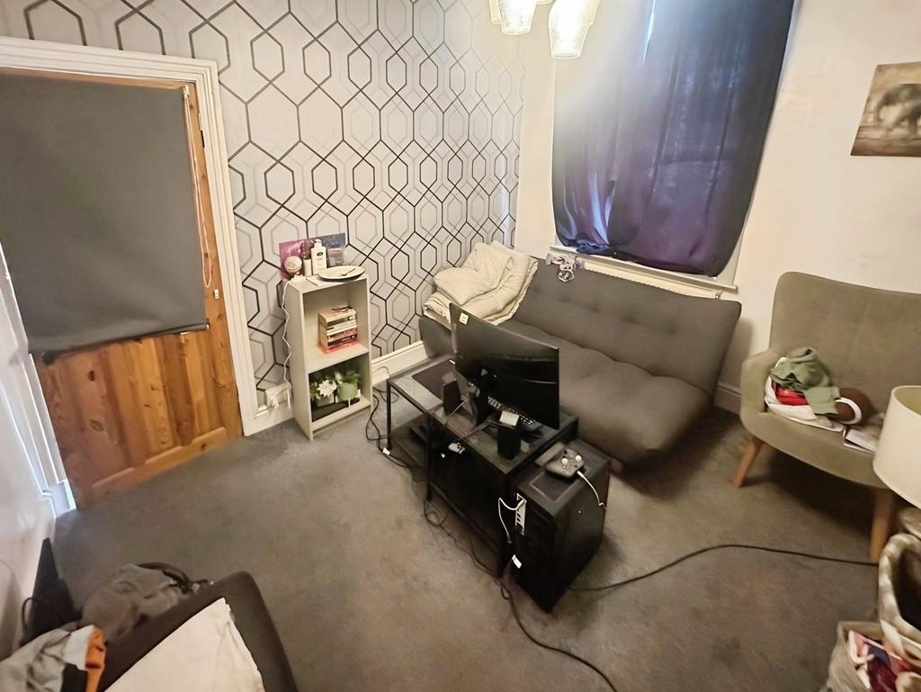 2a4a1093-Bedroom 2022