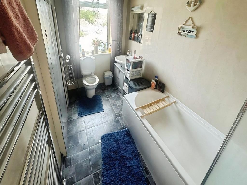 A613c2ad-Bathroom 202