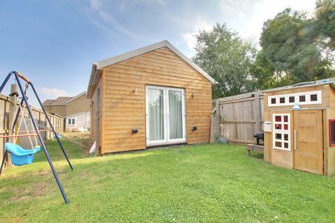 3 Delve Terrace, Chatteris, PE16 6BZ