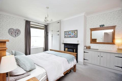 11 Lock View, Bingley, BD16 2RW
