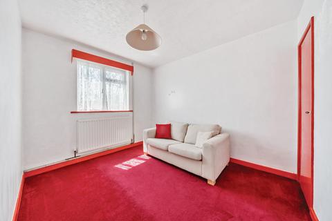 12 Peatmore Close, Woking, GU22 8TQ