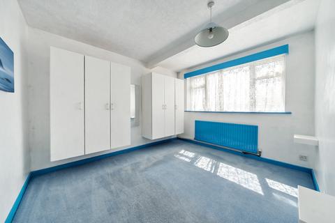 12 Peatmore Close, Woking, GU22 8TQ