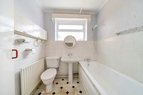 12 Peatmore Close, Woking, GU22 8TQ