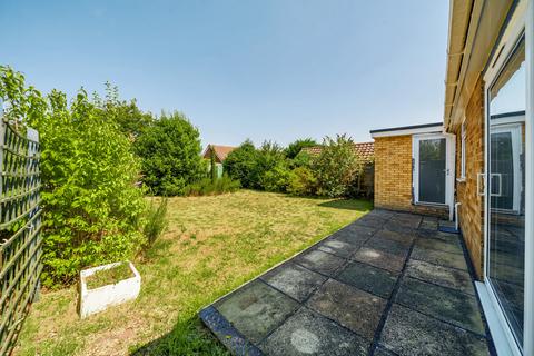 12 Peatmore Close, Woking, GU22 8TQ