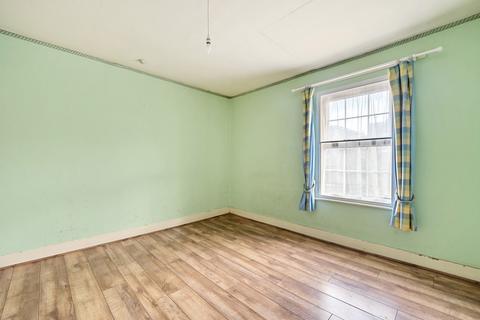 688 Brighton Road, Purley, CR8 2BB