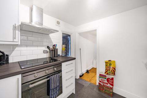35a Little Roke Avenue, Kenley, CR8 5NN