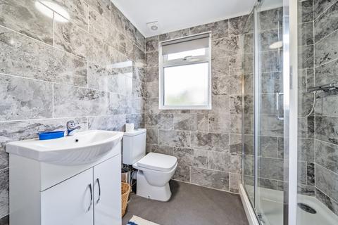 23 Oaks Road, Kenley, CR8 5NY