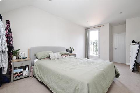 101 Connaught Road, Brookwood, Woking, GU24 0EU