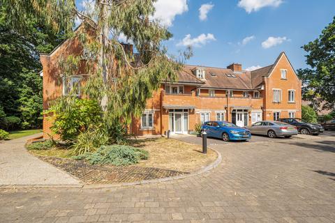 2 bedroom flat for sale, Maybury Place, Woking GU22