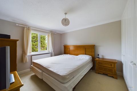 4 Partridge Drive, Uttoxeter, ST14 8TY