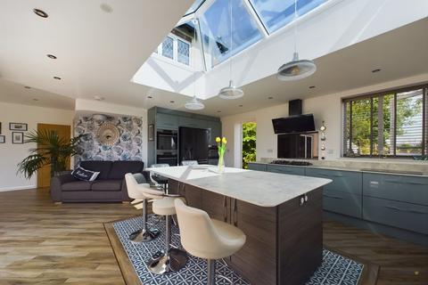 81 Ashbourne Road, Mackworth, Derby, DE22 4LZ