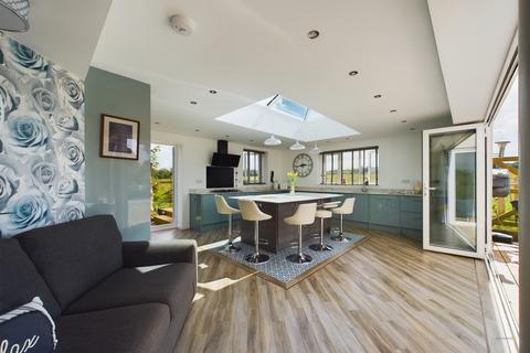 81 Ashbourne Road, Mackworth, Derby, DE22 4LZ