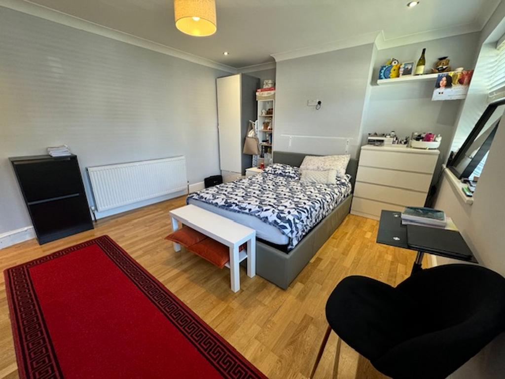 Bedroom 2/reception