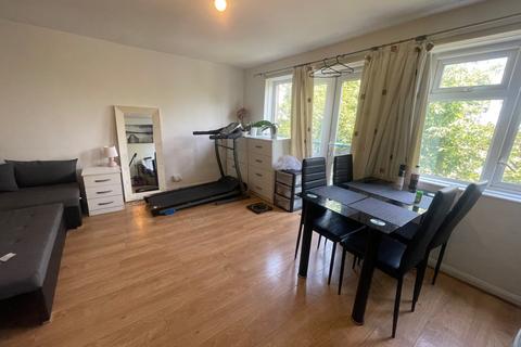 3 bedroom flat to rent, Acacia House, Wood Green