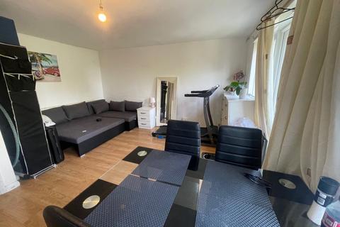 3 bedroom flat to rent, Acacia House, Wood Green